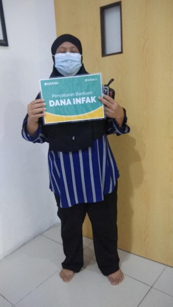RUMAH ZAKAT BERIKAN LAYANAN GRATIS UNTUK IBU TATI
