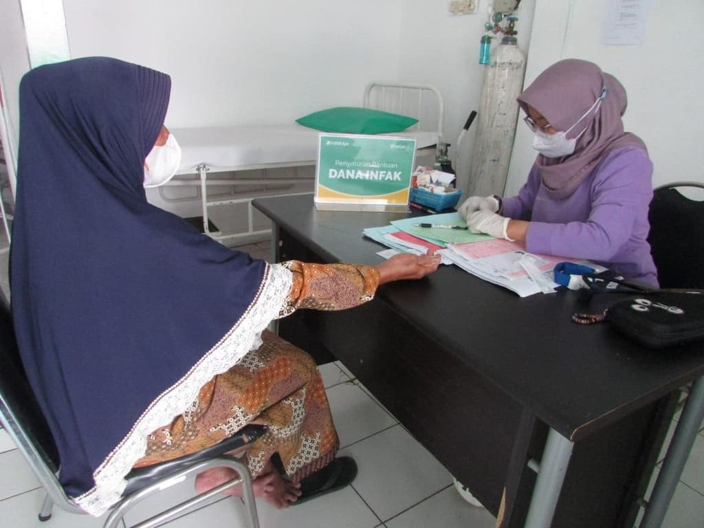 Pengobatan Gratis untuk Nyonya Ponirah