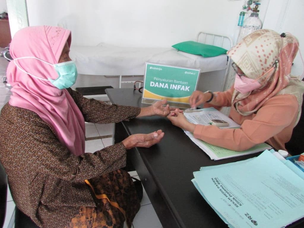 Pengobatan Gratis Untuk Ny Poniyem