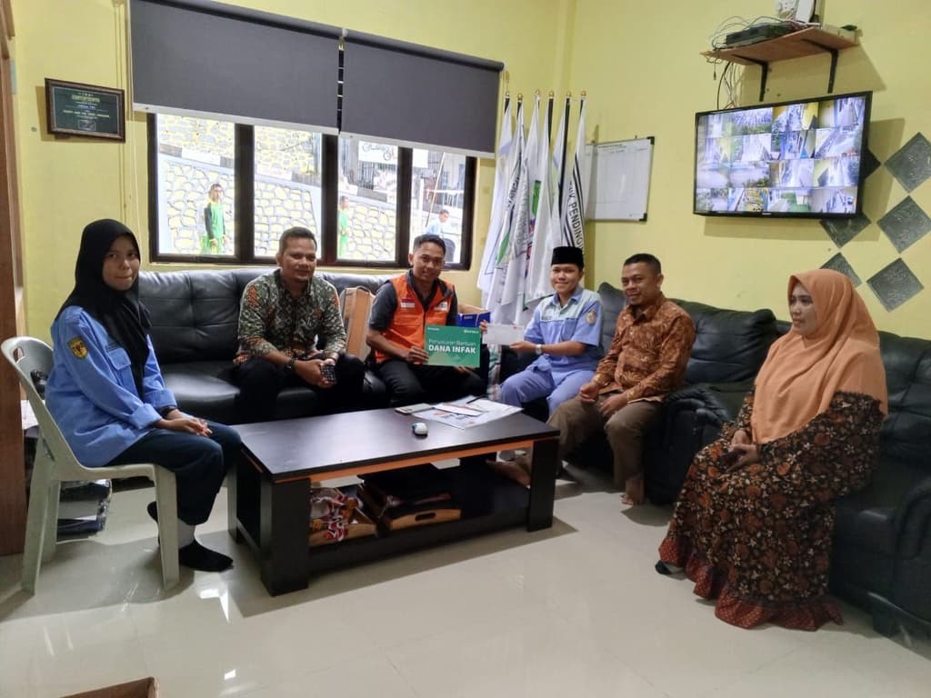 Penyaluran Bantuan Pendidikan Untuk Sudais